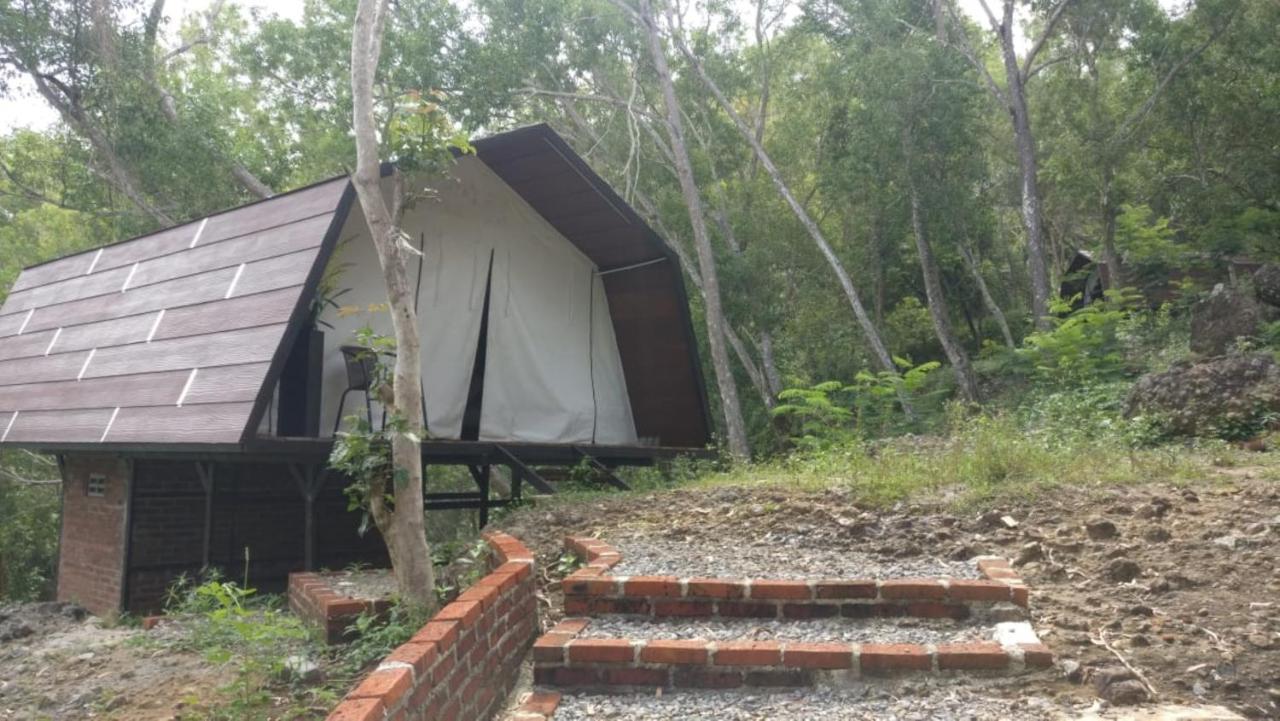 Seribu Batu Songgo Langit Resort & Camp Bantul Eksteriør billede