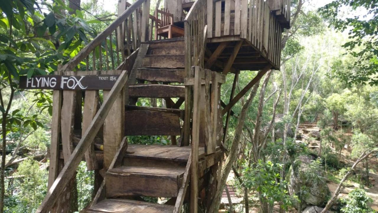 Seribu Batu Songgo Langit Resort & Camp Bantul Eksteriør billede