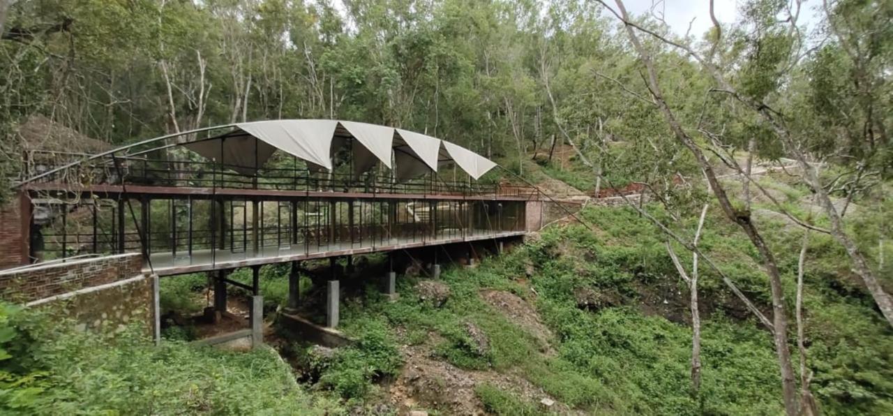 Seribu Batu Songgo Langit Resort & Camp Bantul Eksteriør billede