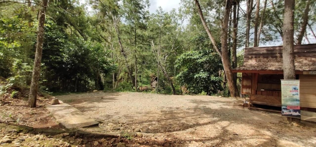 Seribu Batu Songgo Langit Resort & Camp Bantul Eksteriør billede