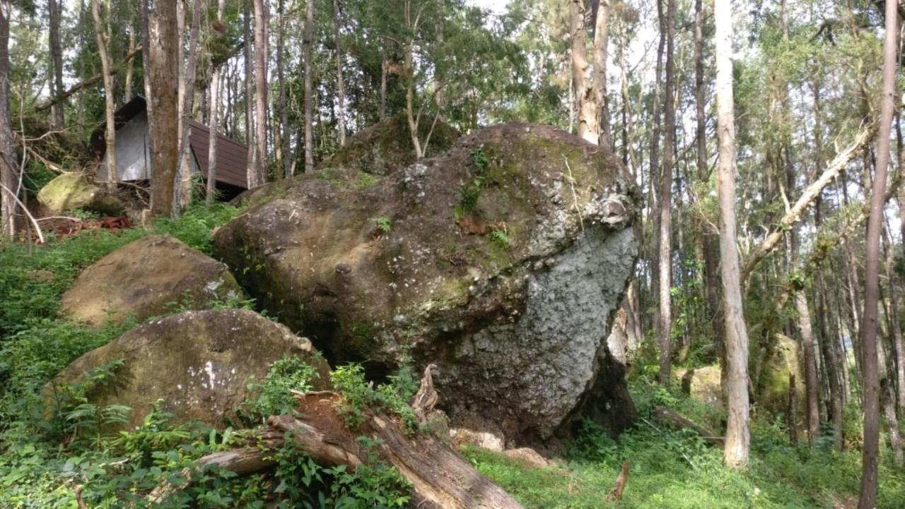 Seribu Batu Songgo Langit Resort & Camp Bantul Eksteriør billede